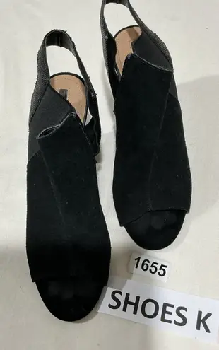 Tahari Womans Mercy Black Suede Peep Toe Chunky Heel Shoe Bootie 9 M Side Zip