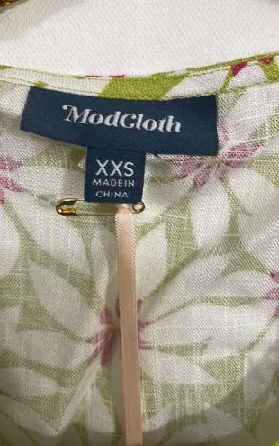 Mod Cloth Floral Linen Top
