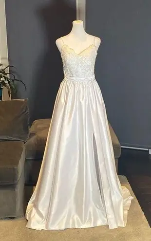 Women’s White Satin Full Length Prom Party Dress Corset Back Size 2 NWOT White