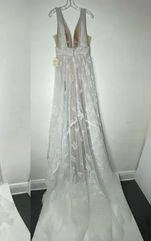 Essense of Australia D3665 Lace Plunging Neckline Grecian Wedding Dress Size 12 Tan