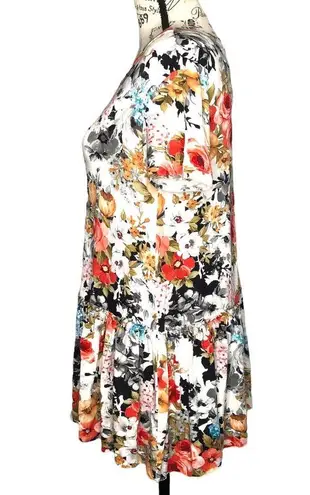 Agnes & Dora SMALL Soft Floral Relaxed Ruffle Hem Short Sleeve Top