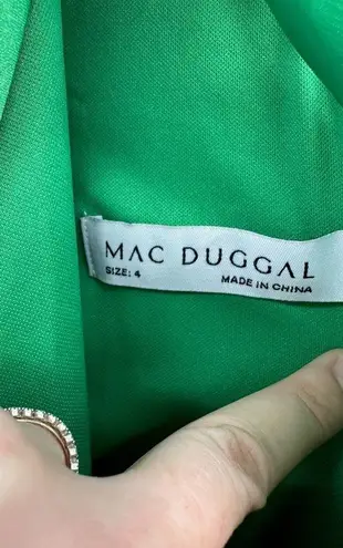 Mac Duggal 50658 Green Satin Tiered Sleeveless Halter Gown Size 4 NWT