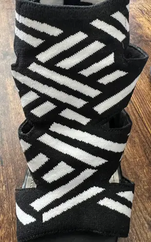 Impo Stretch | ladies Violaine high heeled sandals. Size: 8M.