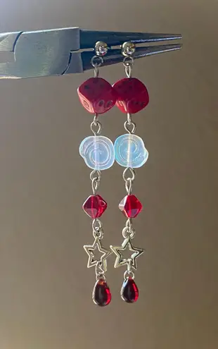 Handmade y2k Kawaii funky grunge style Czech glass beads & star dangle earrings 🎲🖤