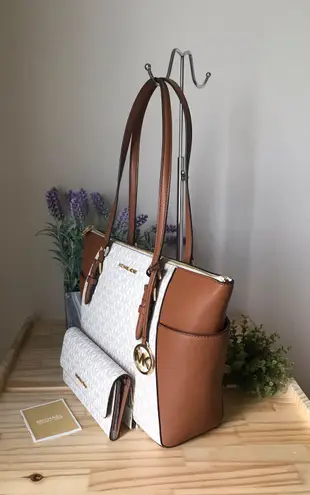 Michael Kors Set - Image 4