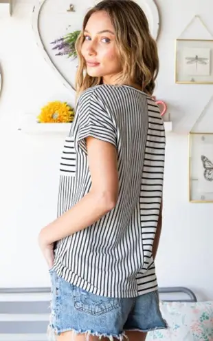 NEW White & Black Mixed Stripes Crewneck Short Sleeve Tee with Chest Pocket M Size M