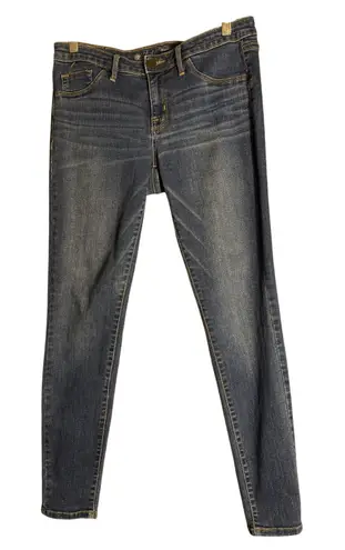 Mossimo for Target Mid Rise Jegging Jeans in Medium Wash. Size 8 by 29 Regular Blue