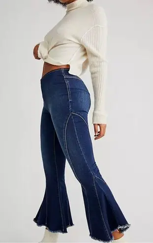 Free People We The Free Crvy Last Dance Crop Flare Raw Hem Pull On Dark Wash Jeans Size 27