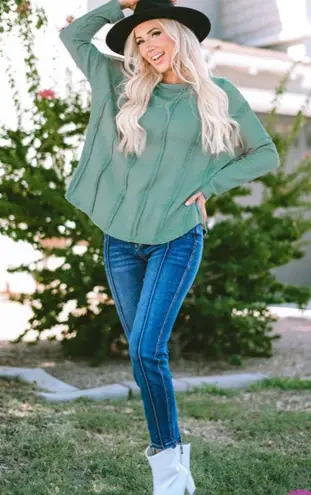 NEW Green Waffle Knit Exposed Seam Loose Fit Long Sleeve Top Size Medium