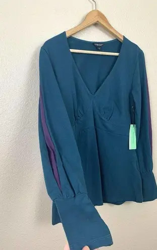 Wallis Evera Lou Vneck Top Evergreen Plum Size L