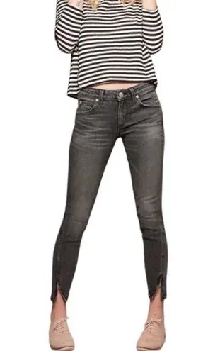AMO Twist Zip Skinny Jean in Smoke Gray Size 29