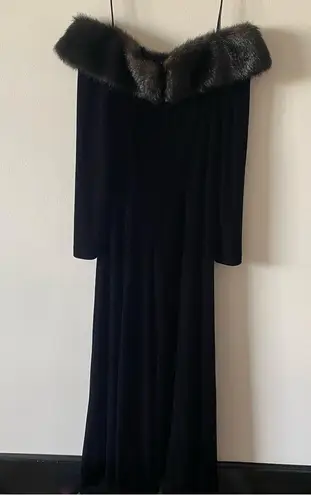 Vintage 80s Cachet Off Shoulder Faux Fur Velvet Floor Length Long Sleeve Gown Size 8