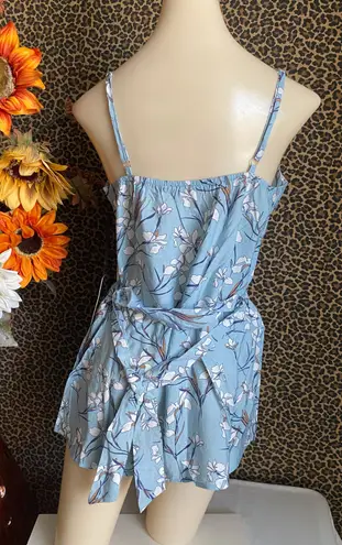 Doe & Rae ✅3/$30✅NWT Sky Blue/Ivory Floral Button Down Wrap With Tie | MEDIUM |