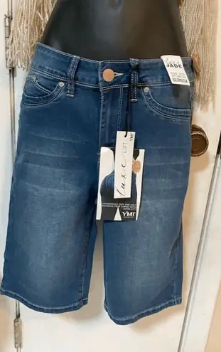 Ymi Luxe Lift Bermuda Shorts High rise