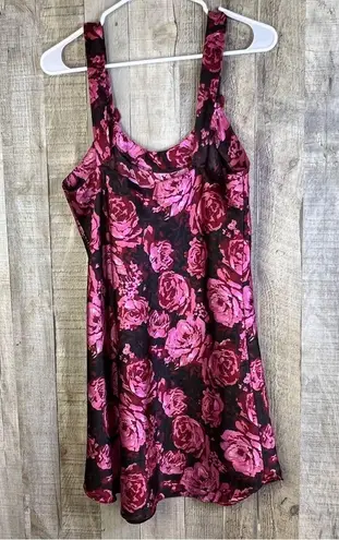 Floral Nightie with (Flaw) the strap is coming unsewn.