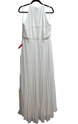 Mac Duggal NEW Ieena For Pleated Halter Neck Flowy Gown In White