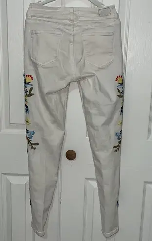 ZARA  Basic women white embroidered Jeans. Size 2