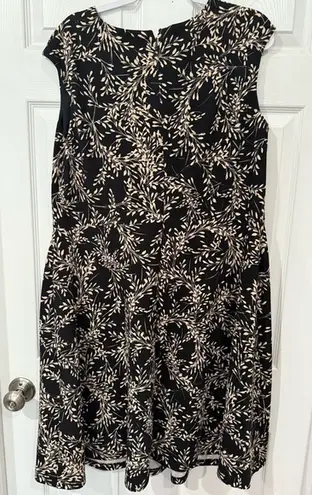 🎄Sabrina collective Black and Cream A