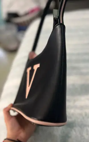 Letter V Fashion Bag Black