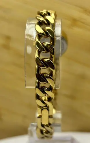 Vintage TIMEX Gold Tone Quartz Watch with Round Bezel, Chain Link Band