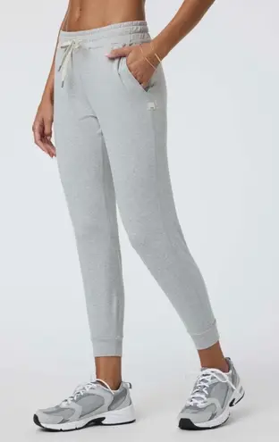 Vuori Women's Performance Jogger Long DreamKnit Pale Grey Heather Size Small