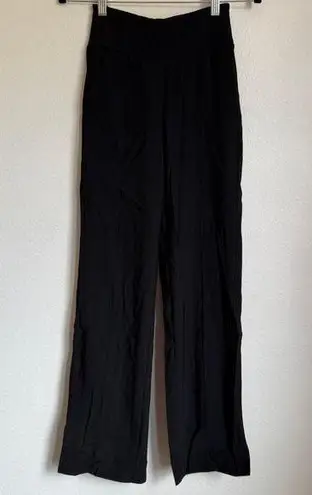 Halara NWT High Waisted Side Pocket Flare Leggings in Black
