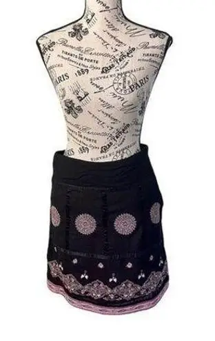 Persaman New York black a line skirt pink embroidery side zip lined mini skirt Size 6