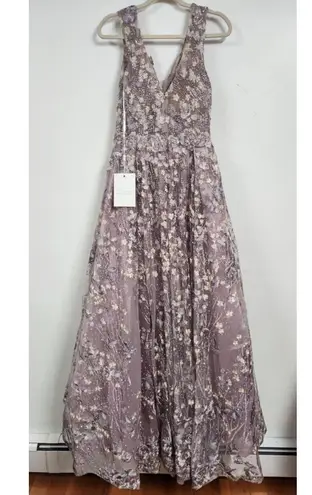 Mac Duggal NWT 20131 Floral Embroidered V-Neck Gown Dress Size 4