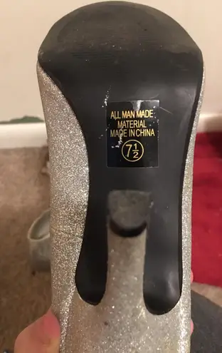 Silver Sparkle High Heels Size 7.5