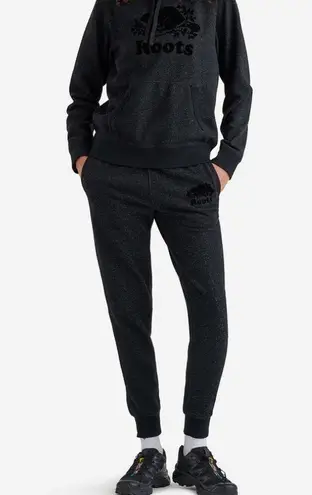 Roots Organic Original Slim Cuff Sweatpant in Black Pepper W1858 Sz M