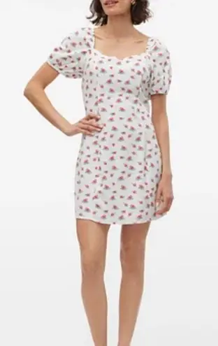 VERO MODA Sweetheart Neck Minidress with Puff Sleeves in Floral Size Large.