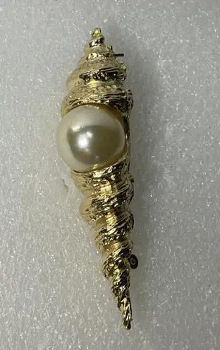 Gold Tone Unicorn Turitella Seashell & Faux Pearl Brooch