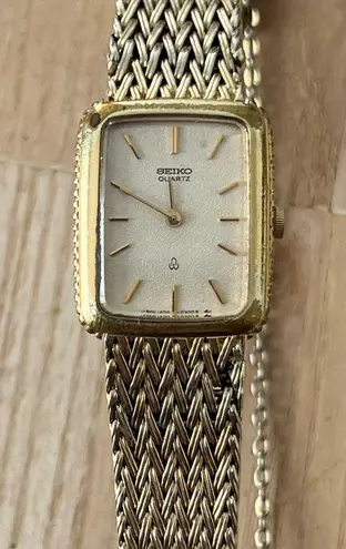 Seiko Single Quartz Rare Vintage Gold Plated Ladies Watch Gold Bracelet Dial