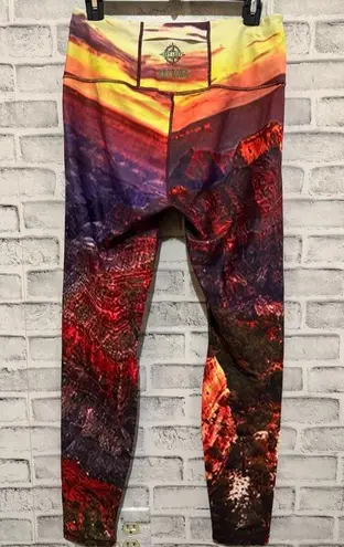 Get Lost NWT Women’s Grand Canyon Sunset multicolored leggings Size XL