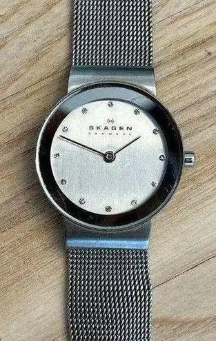 Skagen Denmark Ladies Watch Stainless Steel Mesh Bracelet Dial Ring Crystals