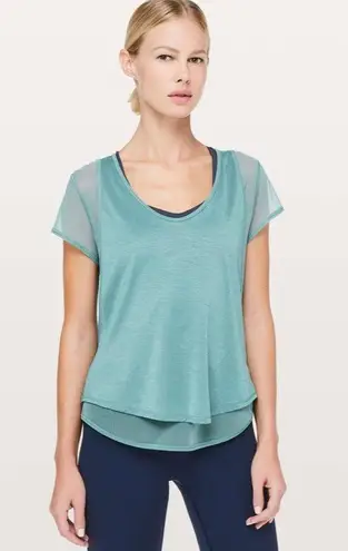 Lululemon Set The Course Short Sleeve in Pacific Breeze