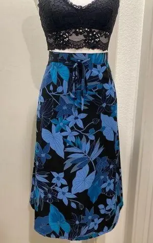 Sag Harbor VTG 80s 90s Black & Blue Tropical Floral Knee-Length Skirt