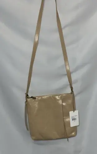 NWT HOBO Elegant Tan Crossbody Bag MULTI COMPARTMENTS ADJUSTABLE STRAP ZIP CLOSE