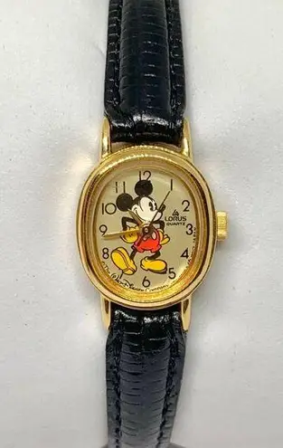 Disney Vintage LORUS Mickey Mouse Quartz analog Watch gold tone 17mm calf leather runs