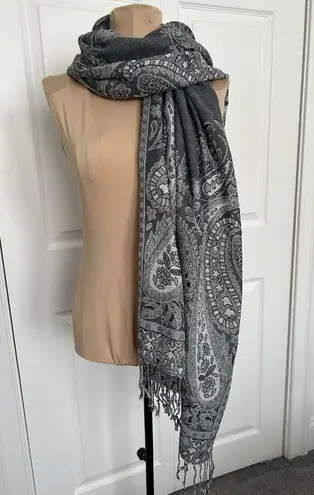 Elegant Paisley Patterned Women Tapestry Scarf Fringe Detail Black/Gray 27"x70" Black