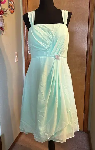 NWOT mint green sleeveless formal dress with sheer jacket rhinestone brooch 14