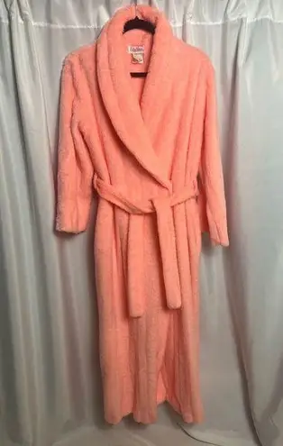 Vintage 1970’s Evelyn Pearson Long Robe Pink Belt Faux Fur Chevron Tie Size M Size M