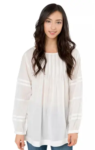 Velvet By Graham And Spencer Sheer White Blouse