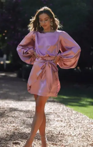 Petal and Pup  Opal Mauve Purple Satin Long Balloon Sleeve Wrap Mini Dress 16