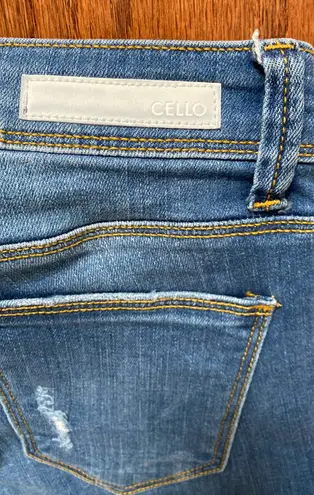 Cello distressed rugged blue jeans. Size 3- juniors