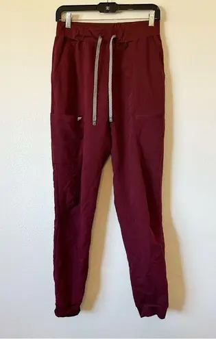 Fabletics  Vital Top and On-Call Scrub Pants Set in Wine M/T