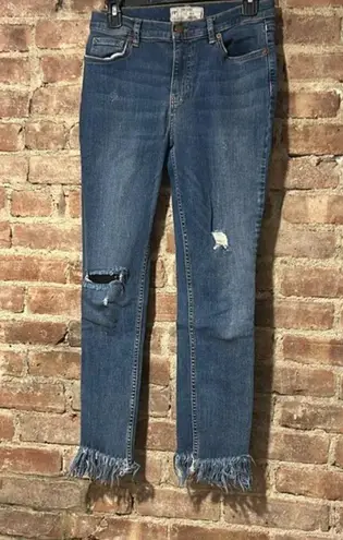 Free People  Great Heights Frayed Worn Indigo Low Rise Skinny Jeans Size 28