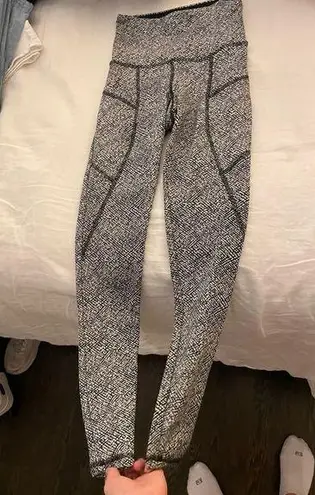 Strut this  black and white leggings