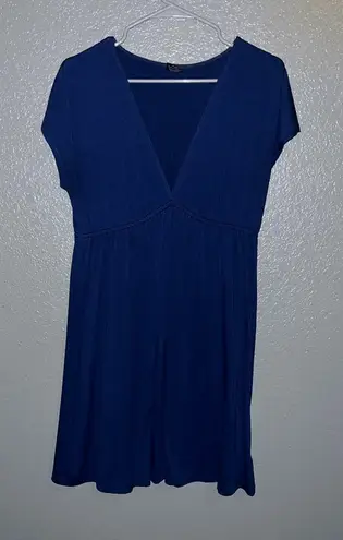 Effortless Style: Deep Blue V