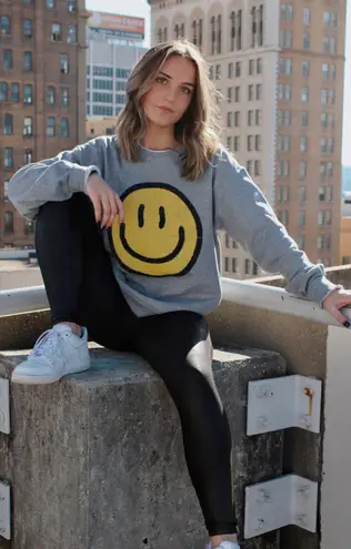 Sweet Claire Grey Smiley Face Crewneck Sweatshirt